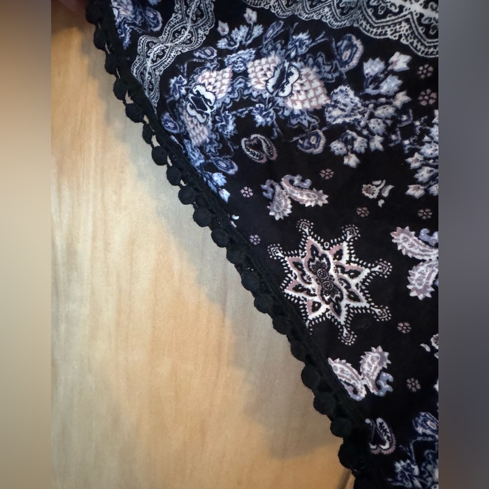 Shosho Blue and White Patterned Shorts - Picture 12 of 12